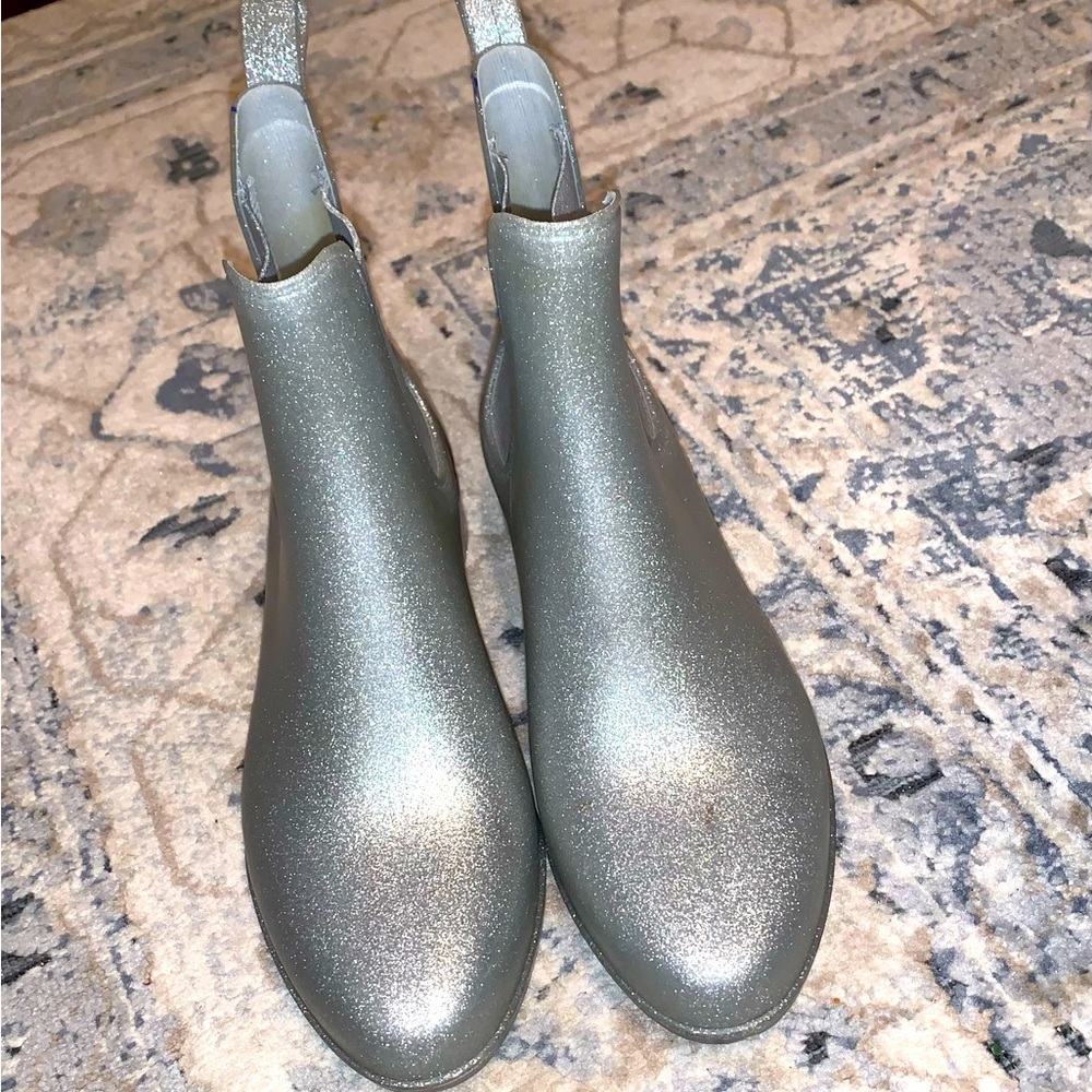 J.CREW women’s silver ankle rain BOOTS SIZE 7 - Picture 2 of 9